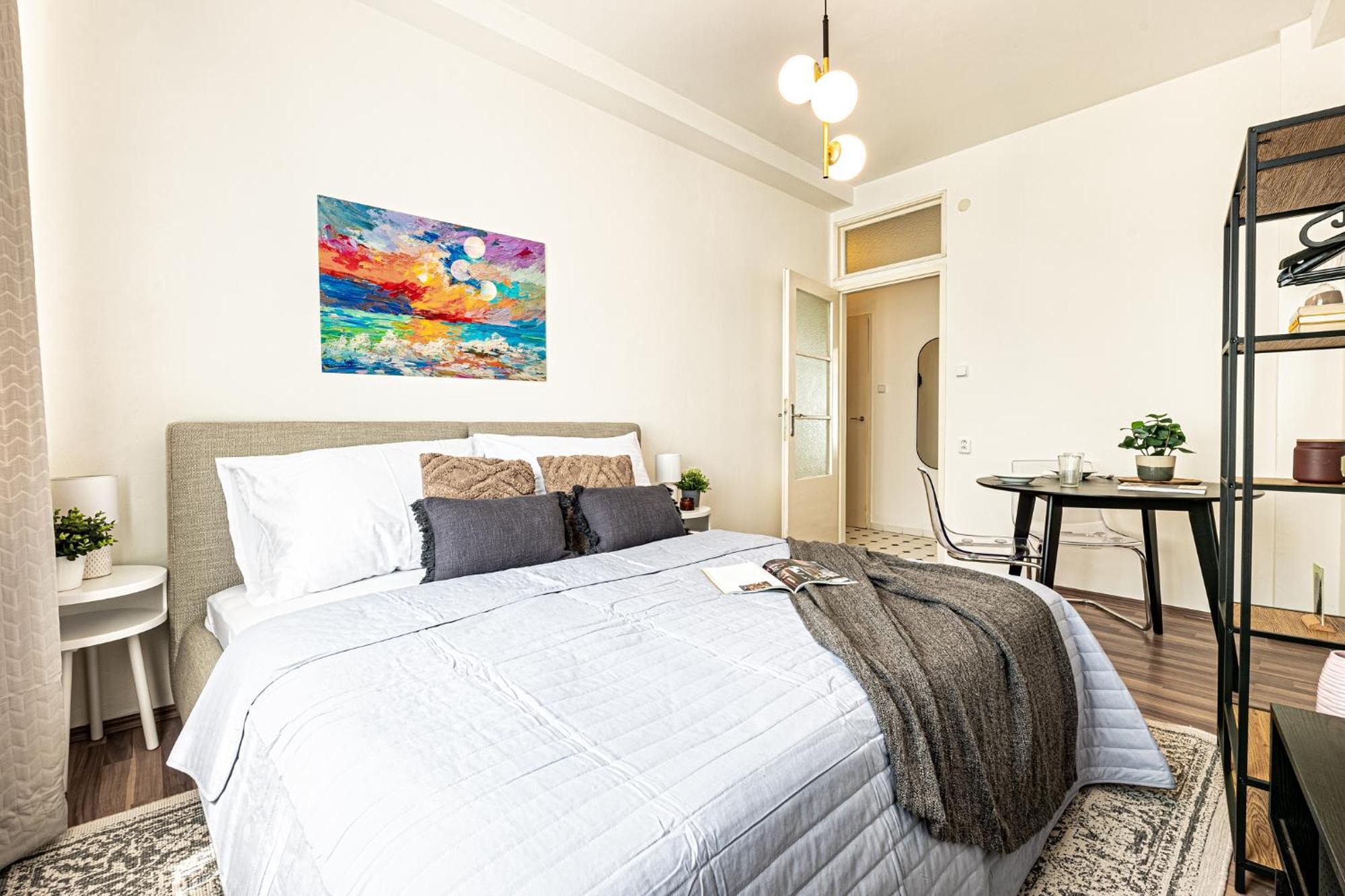 Apartment Days - - New Town *